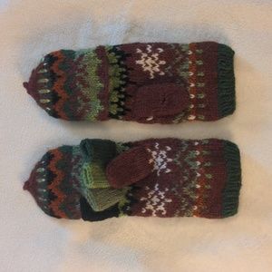 Newari for Icelandic Design mittens/gloves